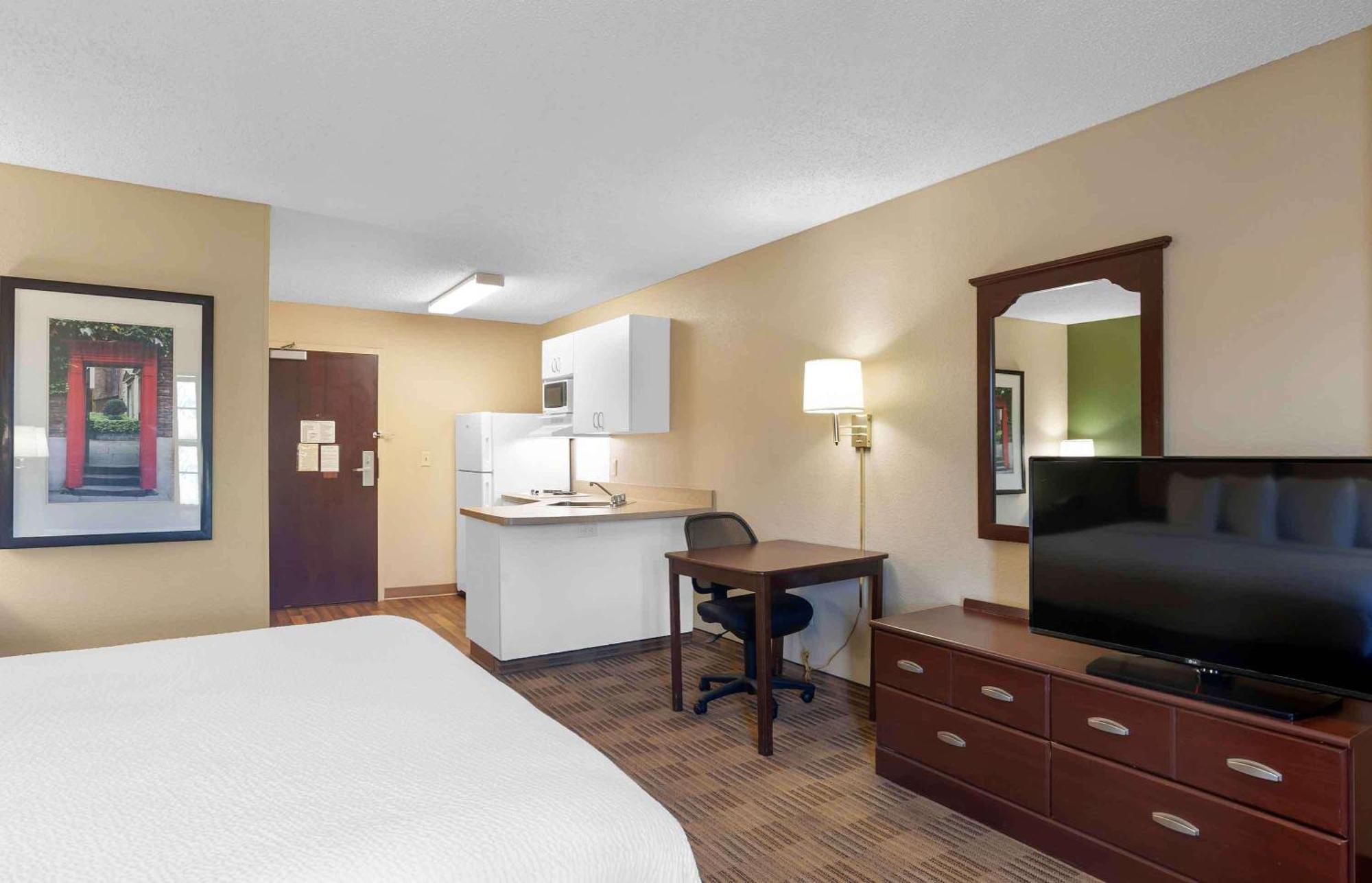 Extended Stay America Select Suites - Madison - Old Sauk Rd Exterior photo