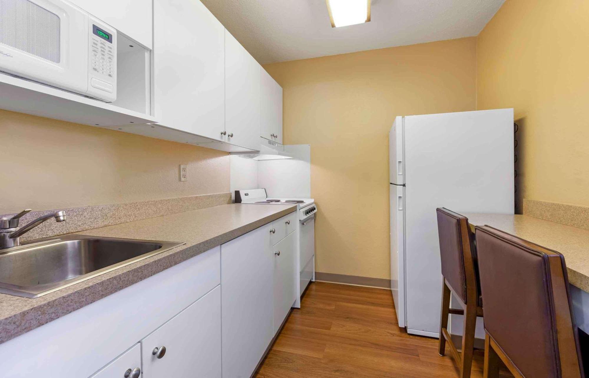 Extended Stay America Select Suites - Madison - Old Sauk Rd Exterior photo