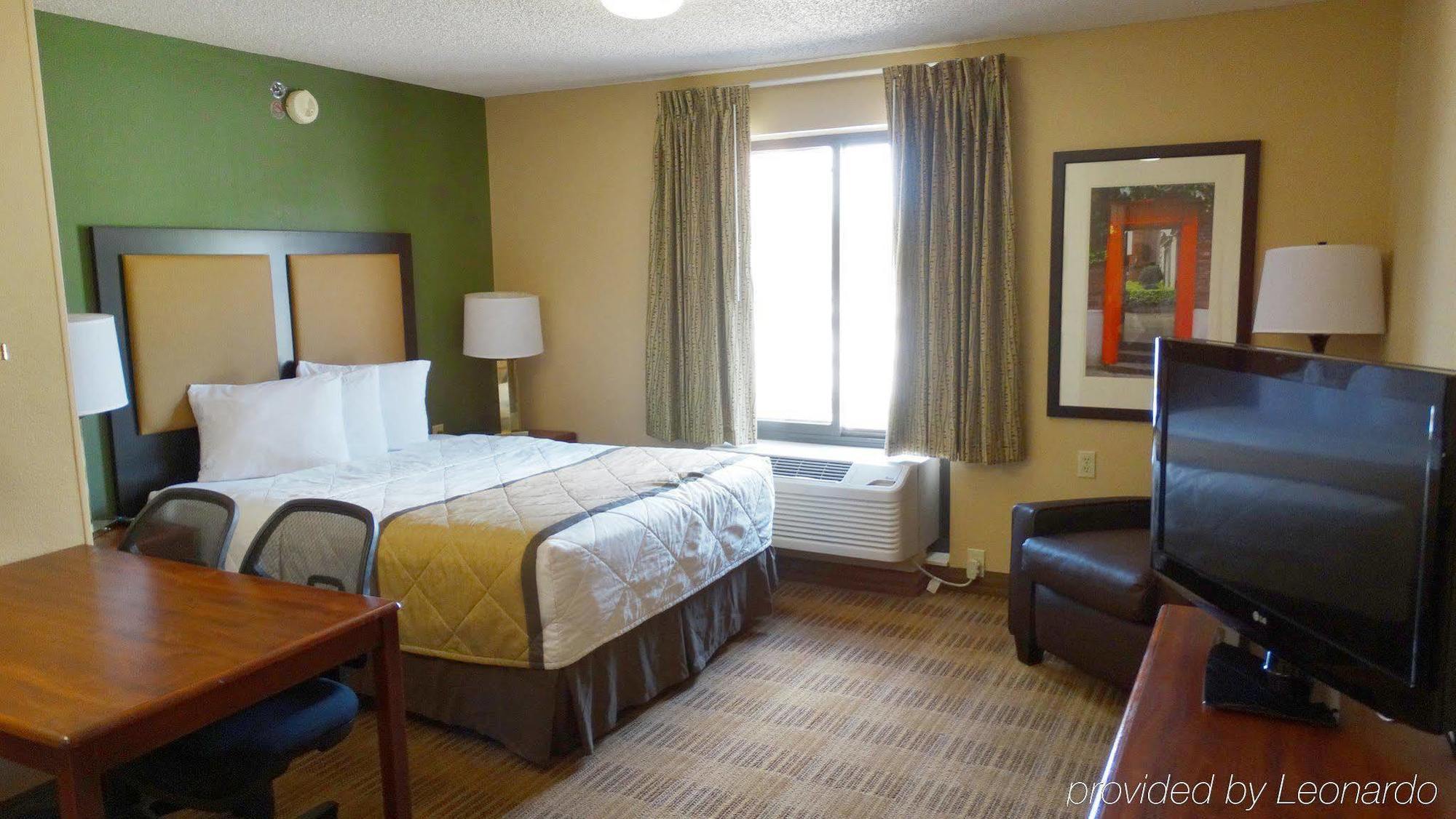Extended Stay America Select Suites - Madison - Old Sauk Rd Exterior photo